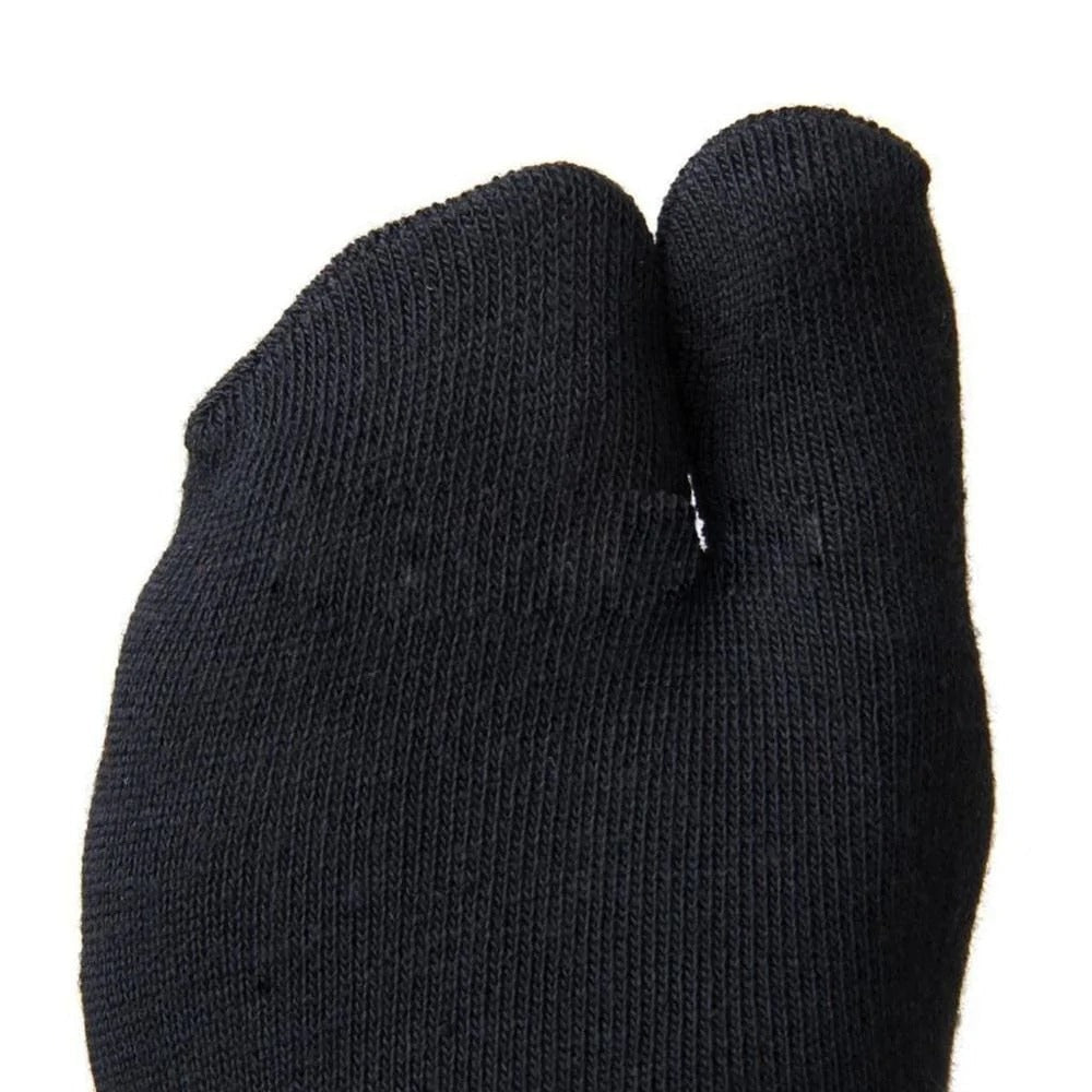 pares de meias com dois dedos