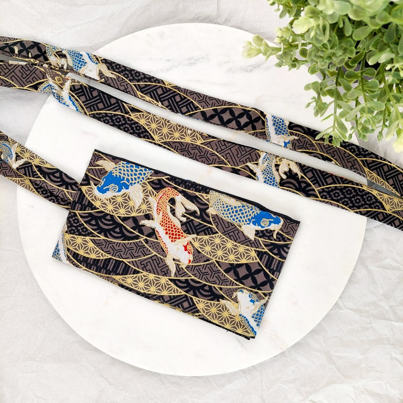 Cinto Obi Preto com Padrão de Carpa Koi