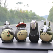 Figura Ghibli sem rosto