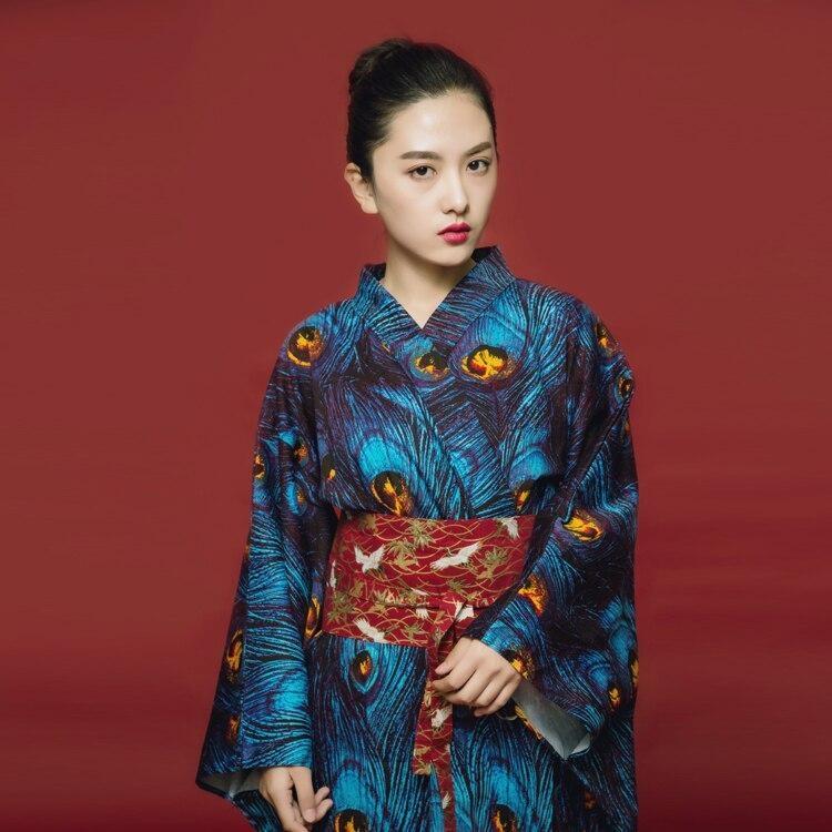 Quimono japonês para mulheres - penas de pavão