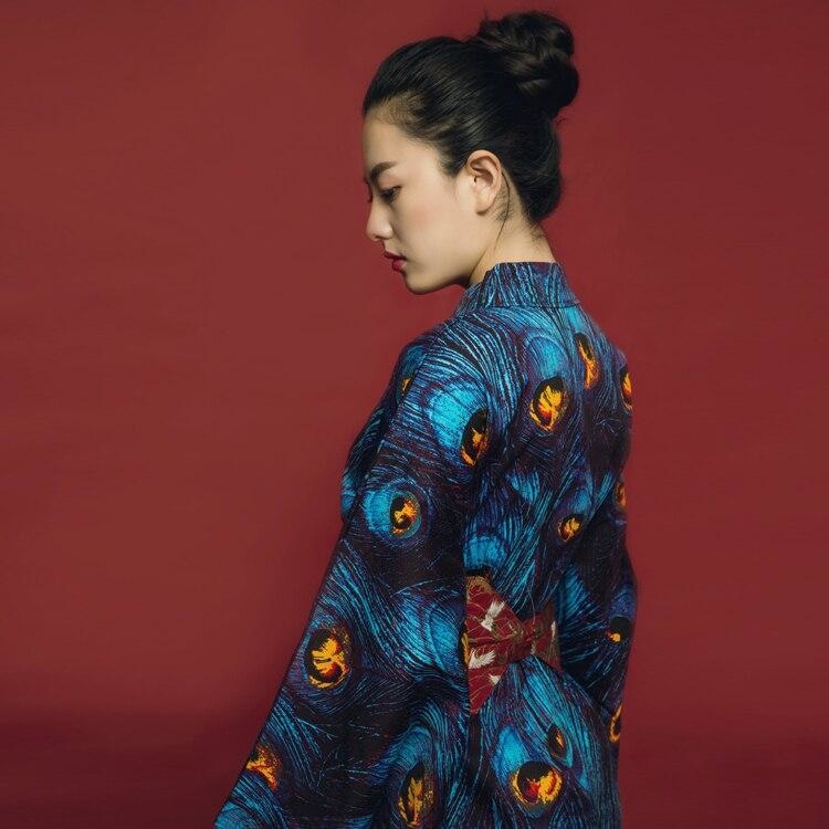 Quimono japonês para mulheres - penas de pavão