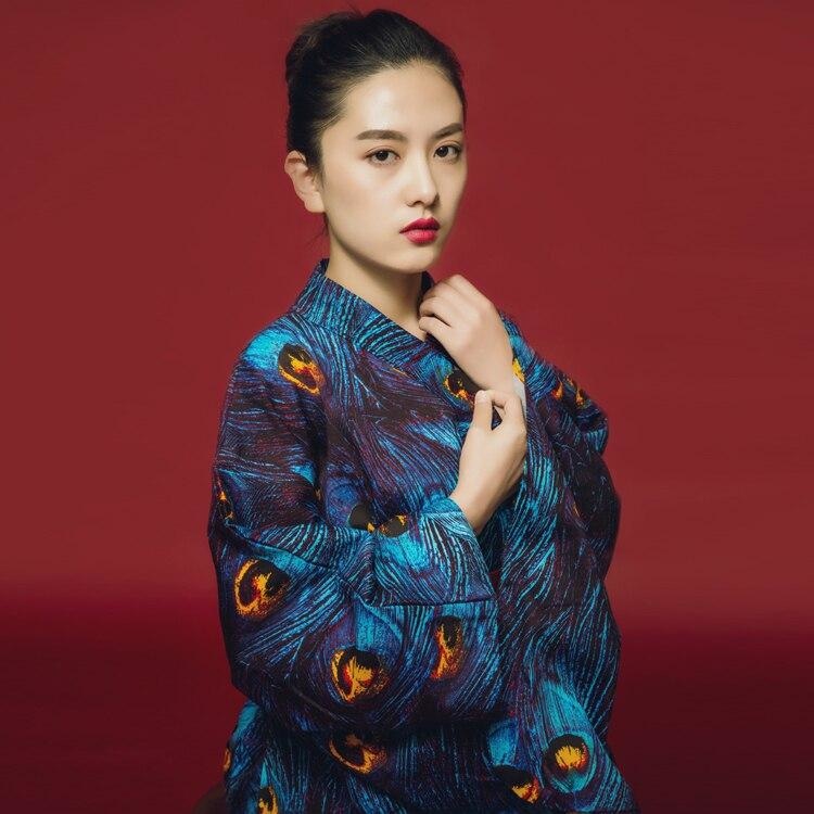 Quimono japonês para mulheres - penas de pavão