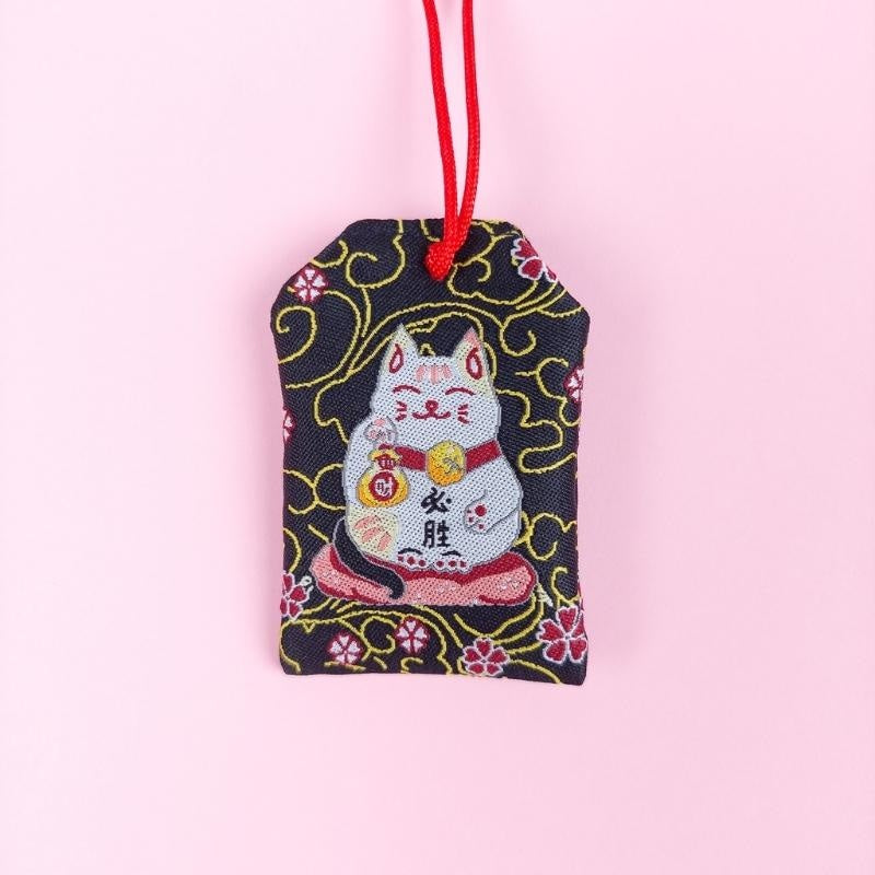 omamori-noir-maneki-neko-731.jpg