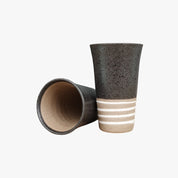 Caneca japonesa de terracota preta