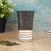 Caneca japonesa de terracota preta